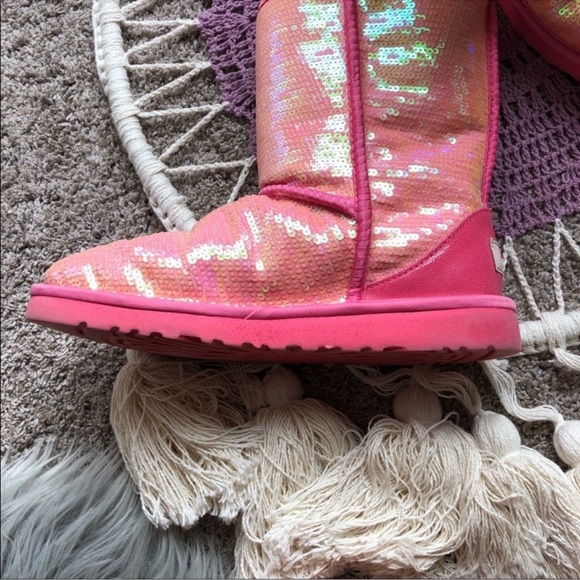 Pink Sequin Sparkly Uggs Size 7 - Picture 4 of 14